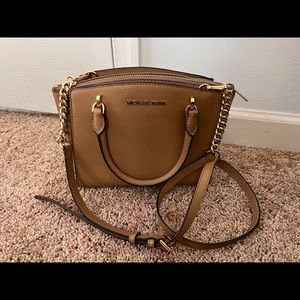 Michael Kors Crossbody Purse (taupe color)